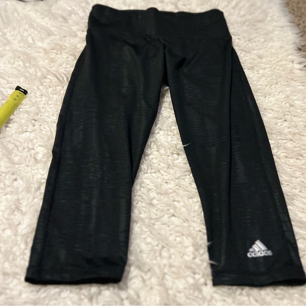 $15 clearance sale Adidas Climalite crop Leggings S like new